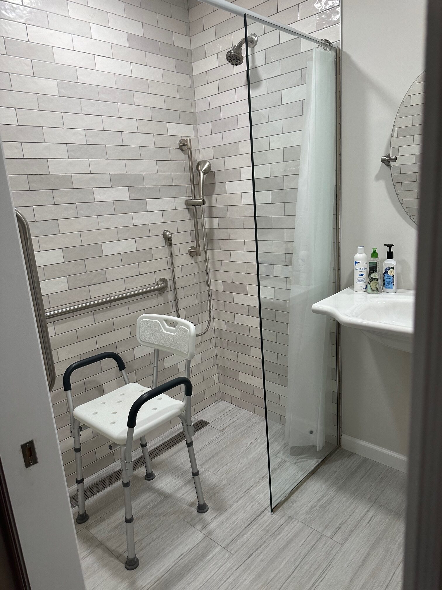 Handicap accessible shower